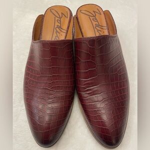 Zodiac Women's Deep Red Crocodile Texture Slip-On Mules